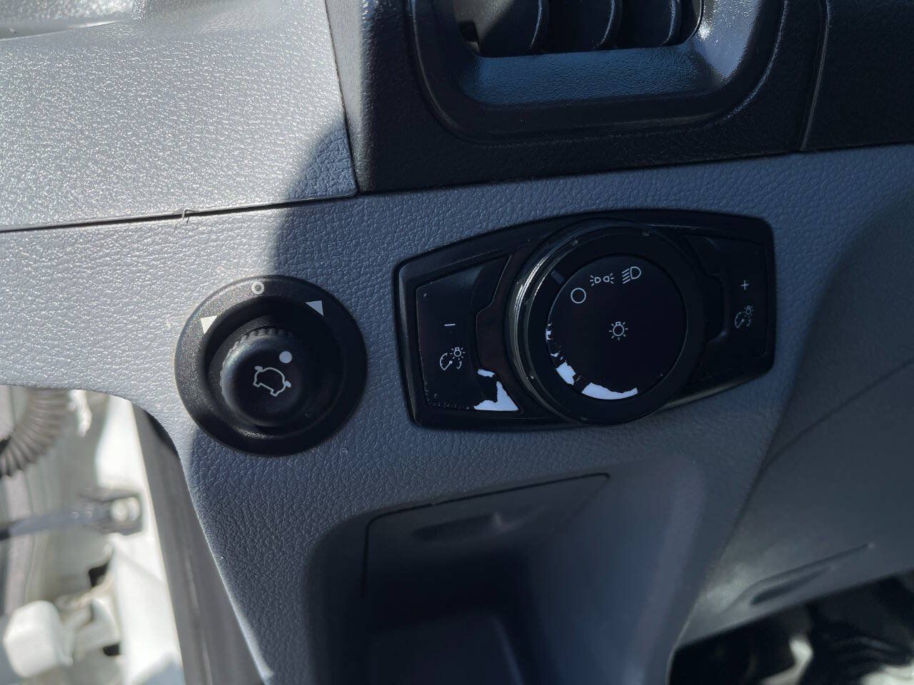 Used 2018 Ford Transit 250 138 RWD image 10