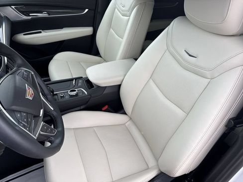 Used 2026 Cadillac XT5 Sportv w/ LPO, Floor Liner Package AWD/4WD image 15
