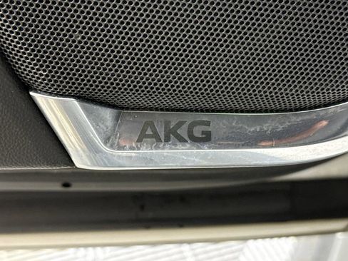 Used 2022 Cadillac Escalade ESV Sport Platinum w/ LPO, ONYX Package image 18