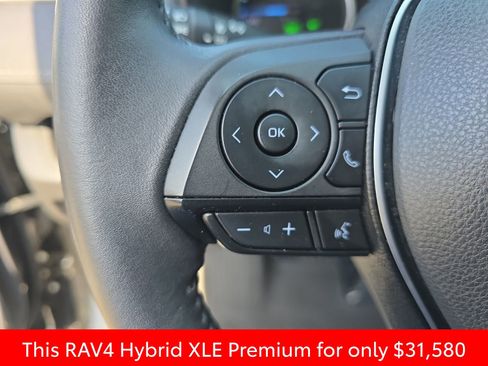 Used 2022 Toyota RAV4 XLE Premium image 24