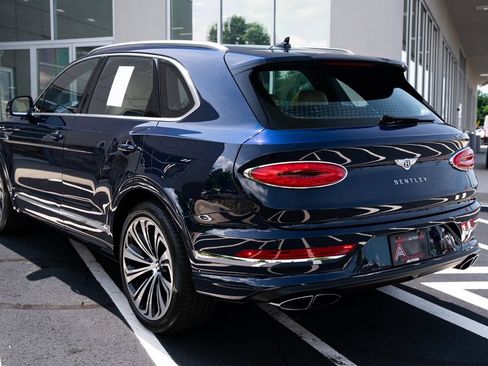 Used 2022 Bentley Bentayga AWD/4WD image 19