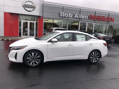 New 2025 Nissan Sentra SV w/ SV Premium Package image 11