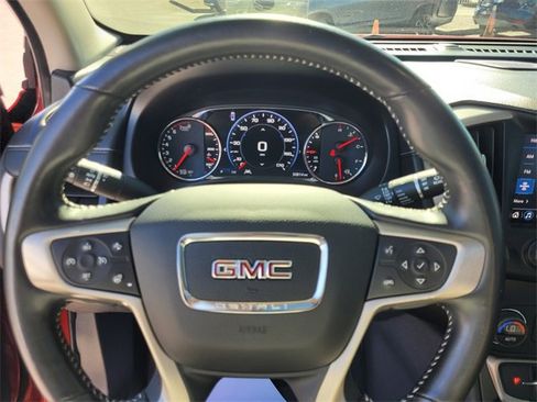 Used 2022 GMC Terrain Denali image 28
