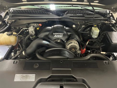 Used 2002 GMC Sierra 1500 Denali image 16