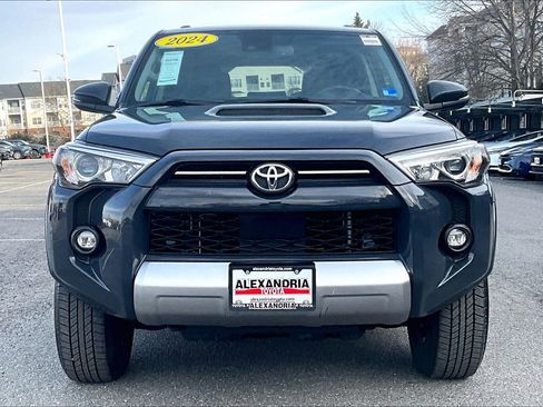 Used 2024 Toyota 4Runner TRD Off-Road Premium image 3