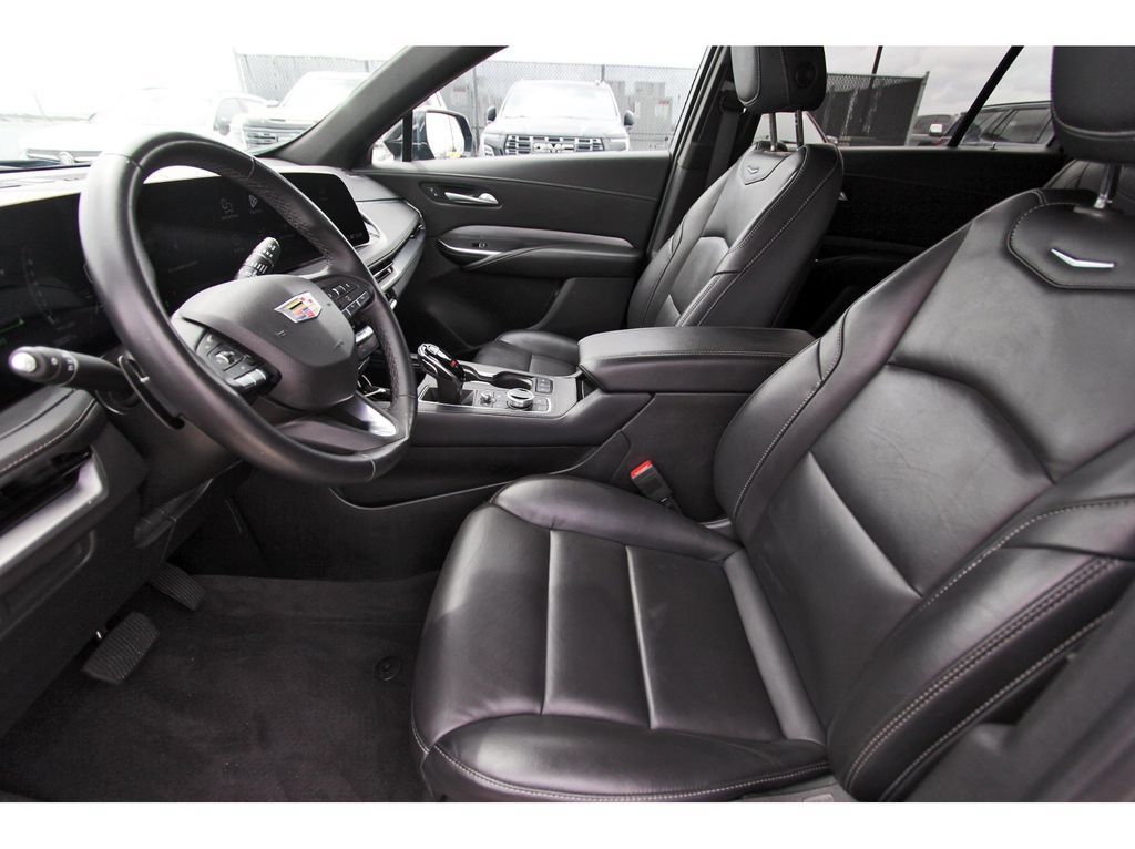 Certified 2025 Cadillac XT4 Premium Luxury FWD image 6
