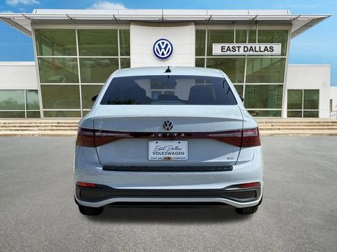 New 2026 Volkswagen Jetta SE FWD image 4