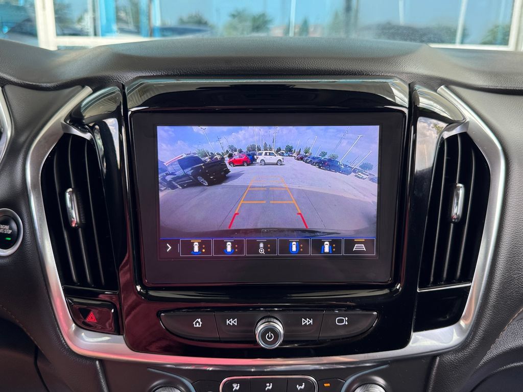 Used 2021 Chevrolet Traverse RS AWD/4WD image 25