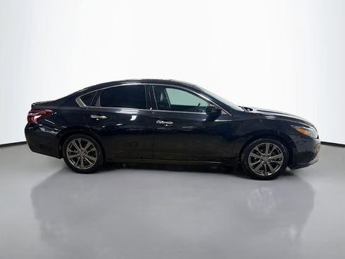 Used 2018 Nissan Altima 2.5 SR w/ SR Special Edition image 6