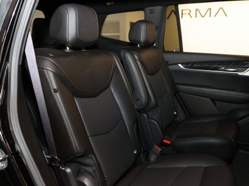 Used 2025 Cadillac XT6 Premium Luxury image 15