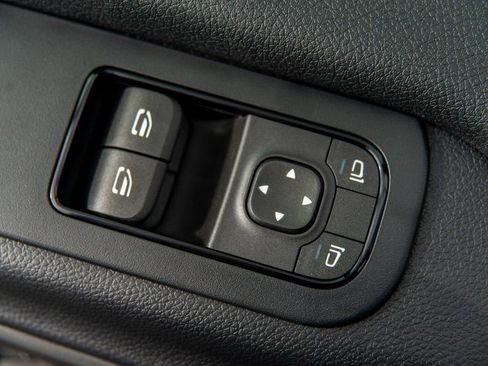 Used 2024 Mercedes-Benz Sprinter 3500 image 36