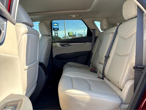 Used 2017 Cadillac XT5 Luxury w/ Driver Awareness Package image 24