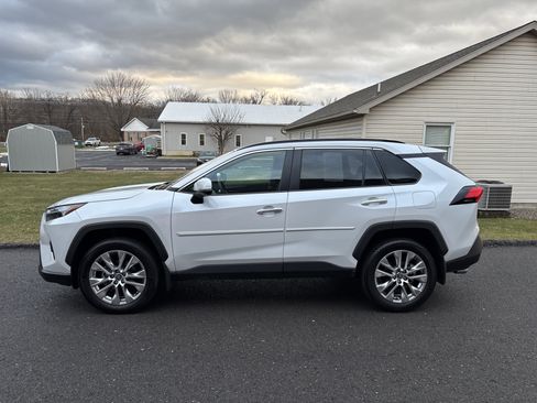 Used 2024 Toyota RAV4 Limited image 7