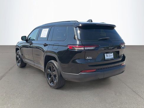 Used 2023 Jeep Grand Cherokee L Limited w/ Black Appearance Package image 6