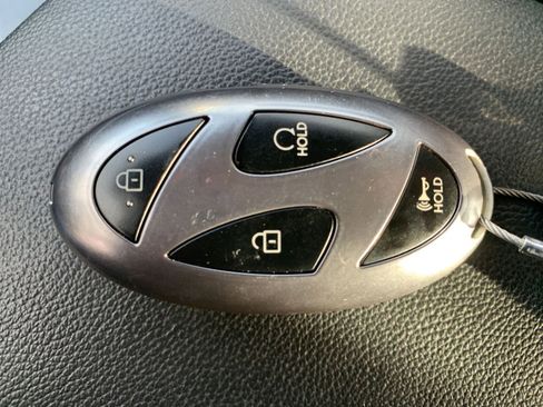 Used 2025 Hyundai Elantra Limited image 25