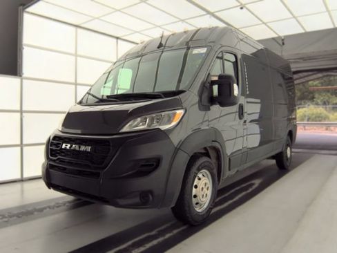 Used 2023 RAM ProMaster 2500 FWD image 3