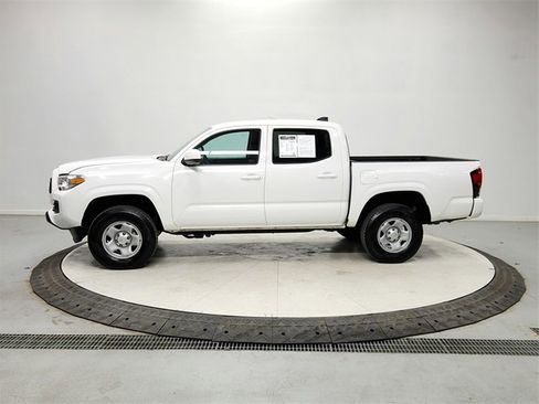 Used 2023 Toyota Tacoma SR image 4