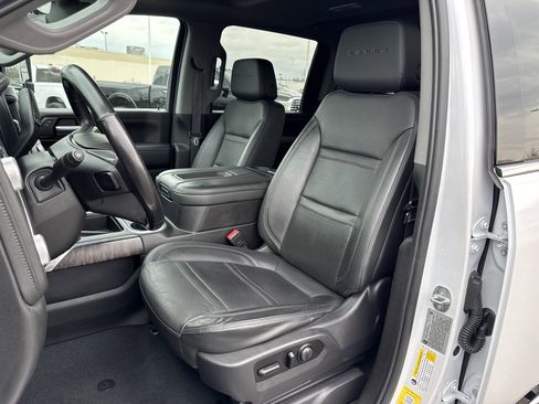 Used 2021 GMC Sierra 3500 Denali w/ Denali Ultimate Package image 24