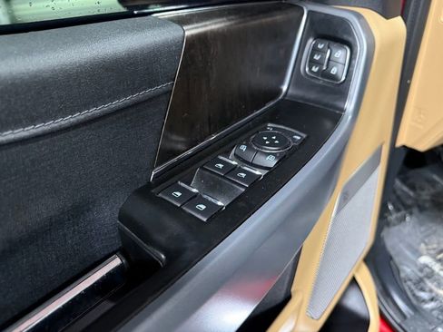 Used 2022 Ford F150 Lariat w/ Max Trailer Tow Package image 23