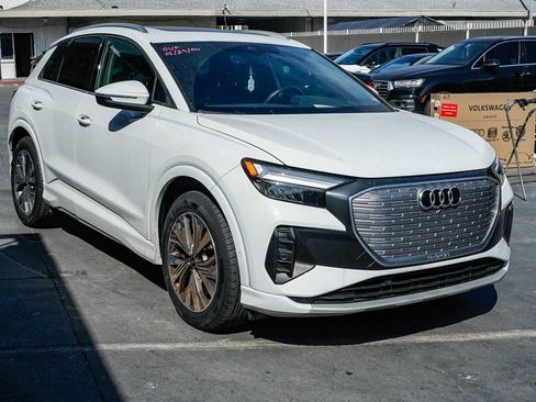 Used 2024 Audi Q4 e-tron Premium Plus image 5