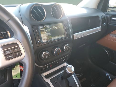 Used 2016 Jeep Compass High Altitude image 28