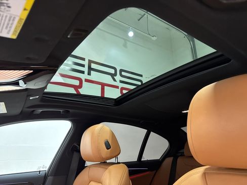 Used 2021 BMW 530i xDrive w/ M Sport Package image 12