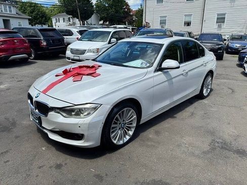 Used 2013 BMW 328i xDrive Sedan AWD/4WD image 2