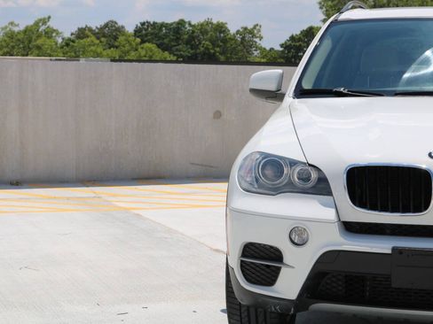 Used 2011 BMW X5 xDrive35i AWD/4WD image 13
