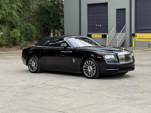 Used 2018 Rolls-Royce Dawn RWD image 9