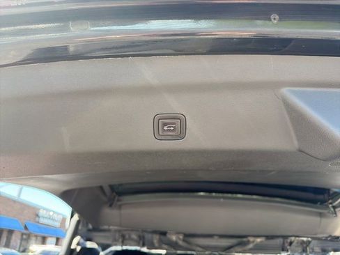 Used 2021 GMC Yukon XL Denali AWD/4WD image 17