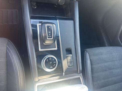 Used 2023 Mitsubishi Outlander SE image 9