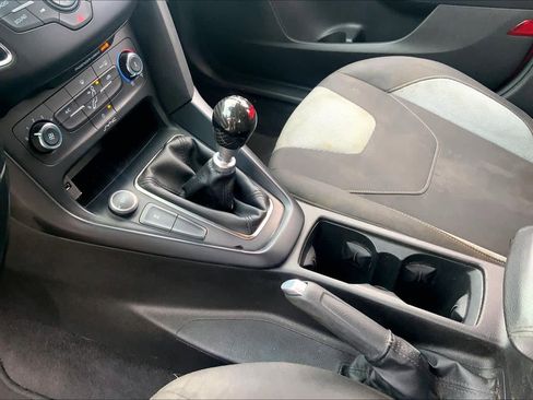 Used 2015 Ford Focus ST FWD image 17