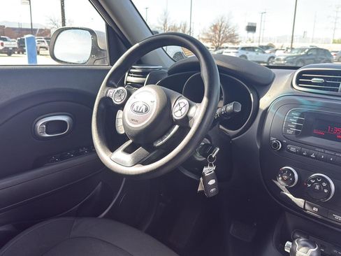 Used 2014 Kia Soul + image 33