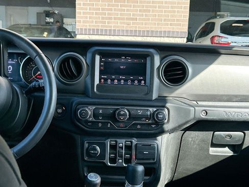 Used 2023 Jeep Wrangler Unlimited Sport AWD/4WD image 19