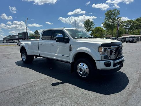 Used 2022 Ford F450 Platinum w/ FX4 Off-Road Package image 4