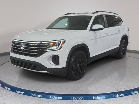 Used 2024 Volkswagen Atlas SE w/ Panoramic Sunroof Package image 1