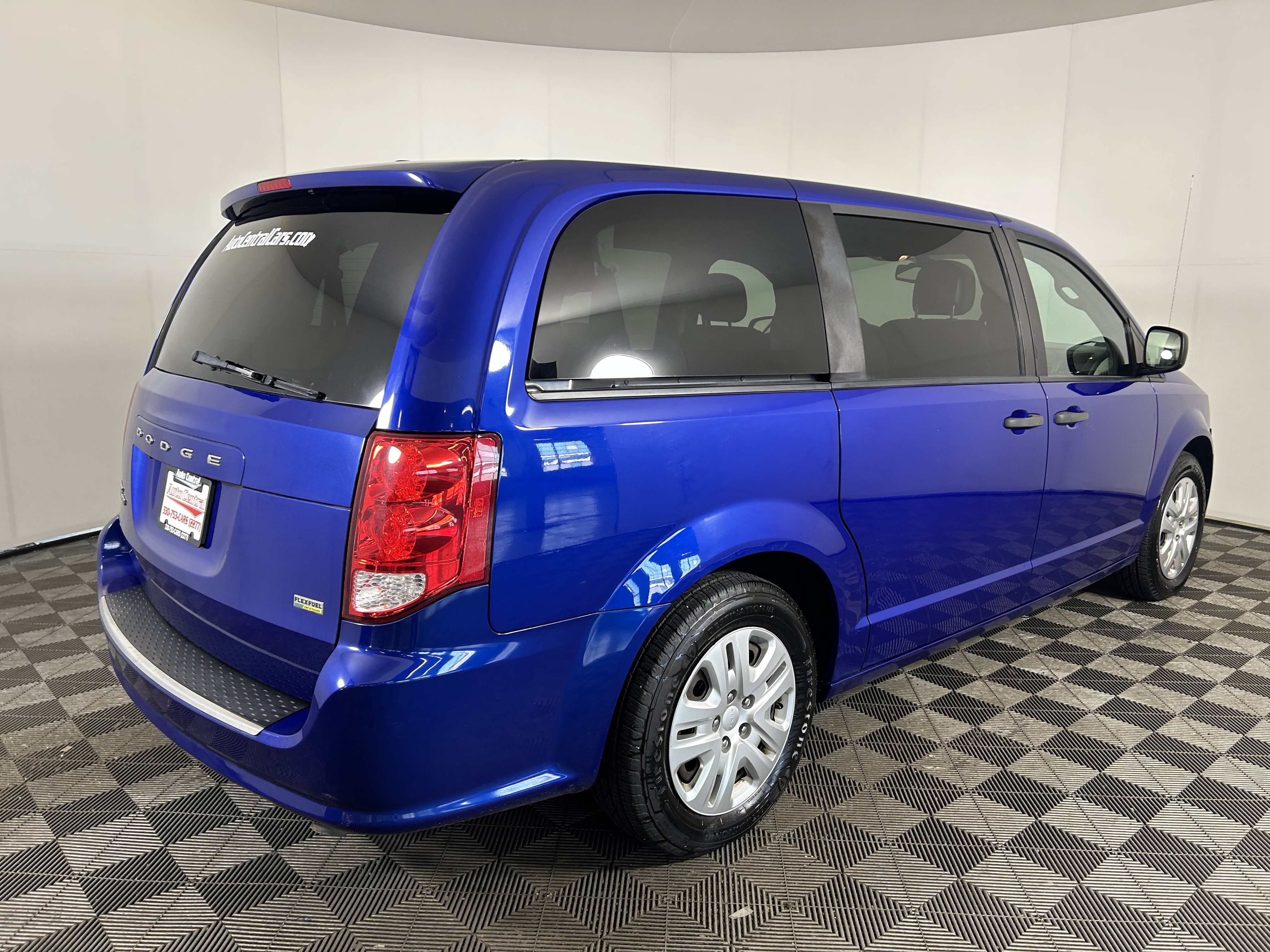 Used 2019 Dodge Grand Caravan FWD image 4