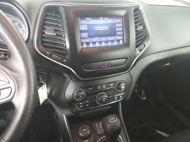 Used 2019 Jeep Cherokee Latitude w/ Popular Appearance Group AWD/4WD image 26