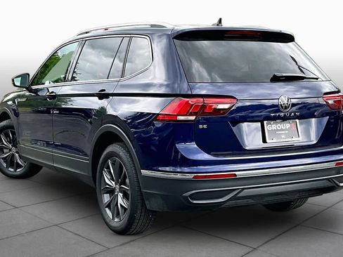 Used 2023 Volkswagen Tiguan SE w/ Panoramic Sunroof Package FWD image 12