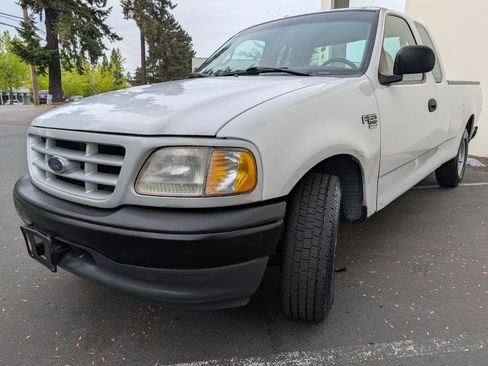 Used 1999 Ford F150 Lariat RWD image 4