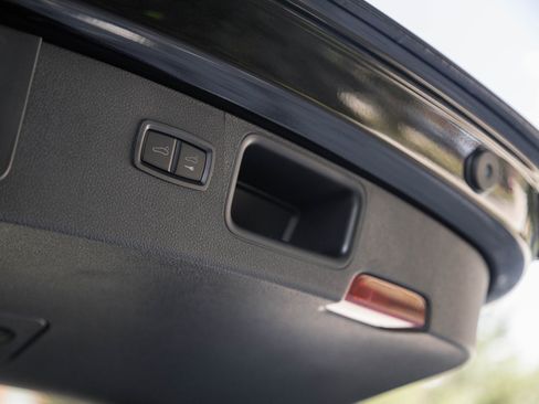 New 2026 Porsche Macan image 31