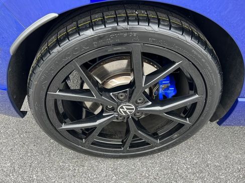 Used 2023 Volkswagen Golf 20th Anniversary Edition image 16