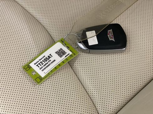 Used 2023 Cadillac XT6 Premium Luxury w/ Technology Package FWD image 19