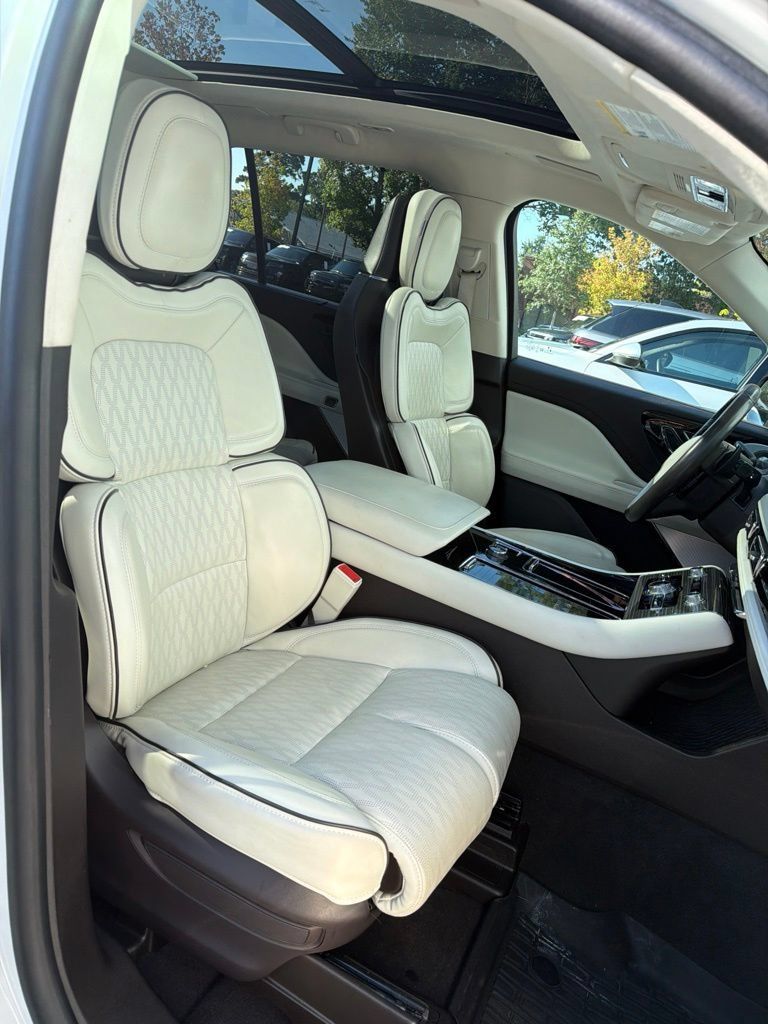 Used 2024 Lincoln Aviator Black Label w/ Jet Package AWD/4WD image 5