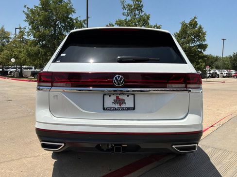 Used 2026 Volkswagen Atlas SE FWD image 7