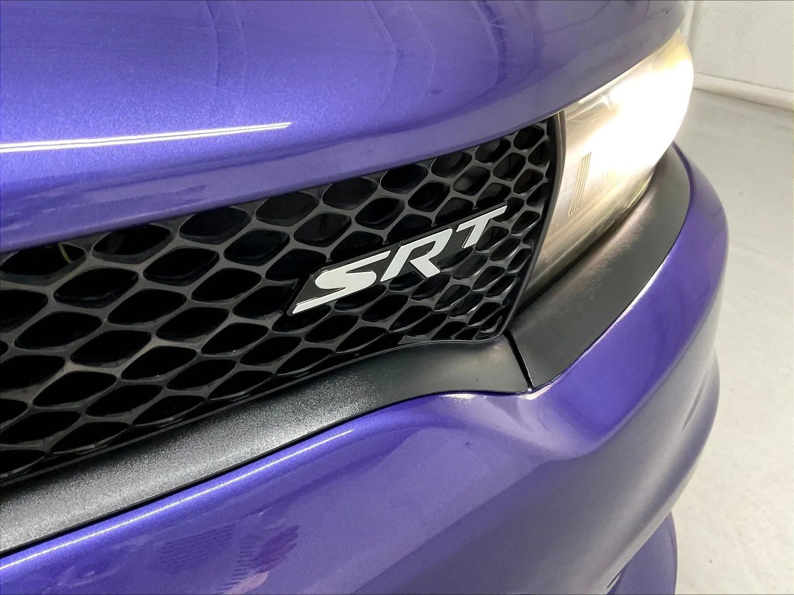 Used 2016 Dodge Charger SRT RWD image 27