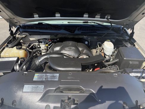 Used 2005 GMC Yukon Denali AWD/4WD image 18