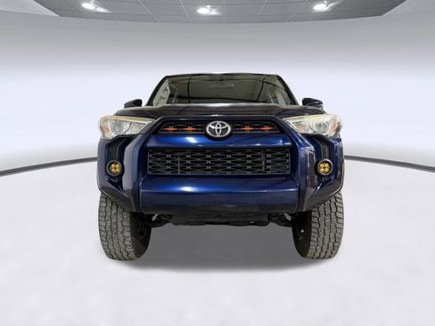 Used 2015 Toyota 4Runner SR5 AWD/4WD image 6
