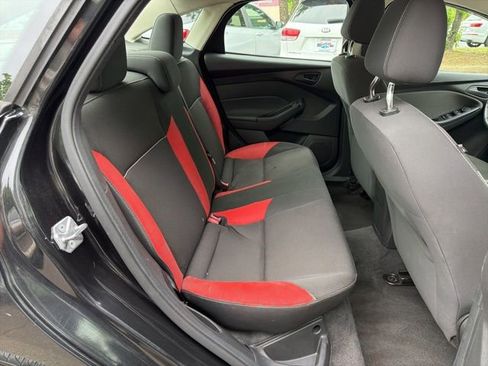 Used 2012 Ford Focus SE FWD image 12