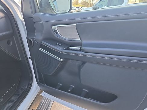 Used 2025 Ford Expedition Platinum AWD/4WD image 78